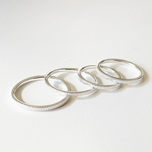 S925 sterling silver minimalist stackable rings with textured vertical gear patterns