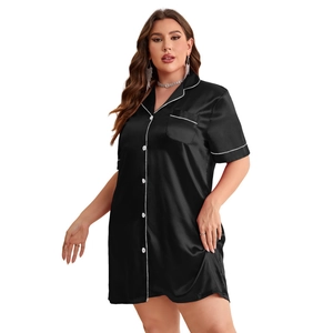 Camicia da notte in raso nero da donna con maniche corte e bordini a contrasto