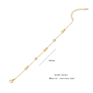 Details zum goldenen Edelstahlarmband mit LOVE-Anhänger und 18+5cm Größenangabe