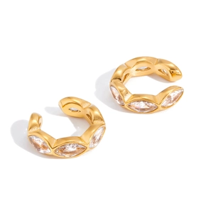 Orecchini a cerchio C in acciaio inossidabile dorato 18K con zirconi marquise eleganti