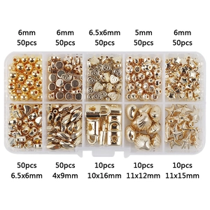 Kit bijoux DIY avec perles dorées en formes de cœur, d'étoile et de coquillage