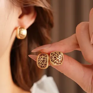 Vintage-Ohrringe mit Leopardenmuster in Mattgold mit braunen Emaille-Details