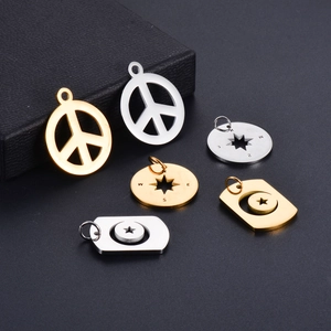 Pendentifs en acier inoxydable poli avec motifs signe de paix, boussole, lune et étoiles