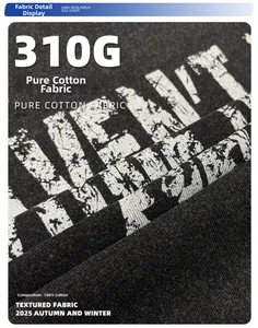 Dettaglio del tessuto pesante 310G in 100% cotone con stampa di lettere invecchiate