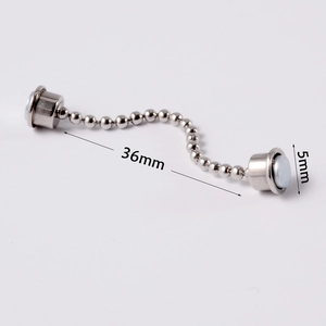 Detail of 36mm silver magnetic nose ring chain with 5mm polished steel connectors