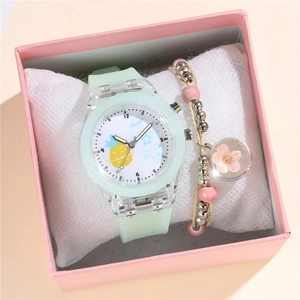 Montre LED vert menthe avec bracelet de perles dans un coffret cadeau rose