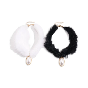 Collier en fausse fourrure avec perle pendante en noir et blanc, style choker élégant