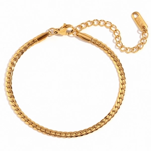 Polished 18K gold plated stainless steel Cuban link bracelet with lobster clasp