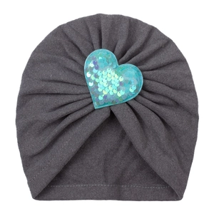 Bonnet turban gris foncé pour bébé avec cœur en paillettes bleu sarcelle et maille douce