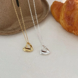 Minimalist 925 sterling silver heart pendant necklaces in polished gold and silver finishes