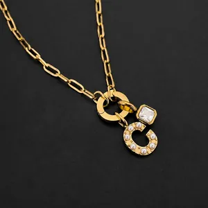 Elegante collana in acciaio inossidabile placcato oro 14K con lettera C di perle e cristallo