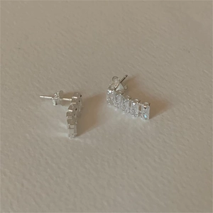 Minimalist 925 sterling silver stud earrings with five baguette-cut zircon stones