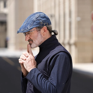 Vintage blue denim beret ivy cap for men and women with adjustable side metal buckle