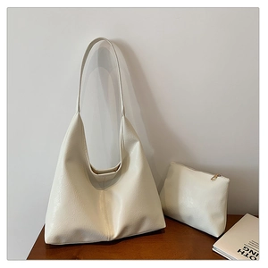 Borsa hobo minimalista in pelle PU beige con pochette coordinata per donna alla moda