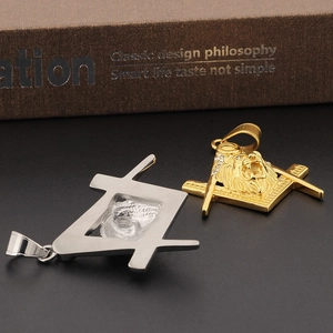 Hip hop Masonic lion head pendant in gold and silver with sparkling rhinestones