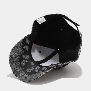 Casquette de baseball hip hop noire avec bord imprimé paisley, en acrylique et coton