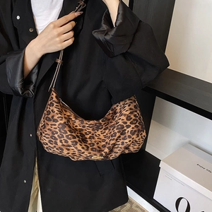 Leopard Print Crossbody Bag For Women Large Capacity Vintage Hobo Shoulder Bag PU Leather Retro Commuter Bag