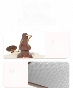 Detail of insulated food cover showing durable buckle and honeycomb aluminum foil lining