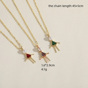 Detail of girl pendant necklace with pearl head and 45+5cm gold chain specifications