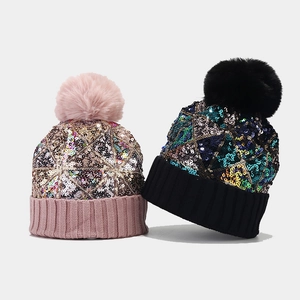 Bonnets en tricot à paillettes avec pompon en fausse fourrure rose doré et noir