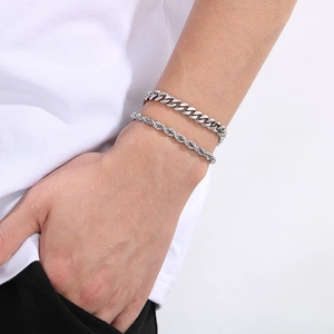 Set di due bracciali in acciaio inossidabile argento con catena cubana e corda intrecciata