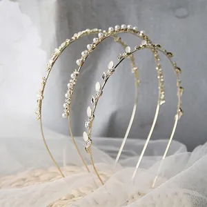 Set di 3 cerchietti dorati con perle, pietre occhio di gatto e strass per capelli
