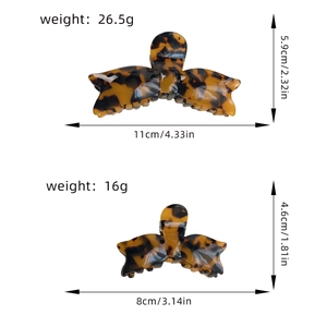 Deux pinces à cheveux écaille de tortue de tailles variées avec dimensions et poids précis