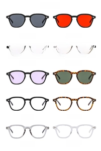 Collezione di dieci occhiali da sole quadrati vintage in vari colori di montatura e lenti