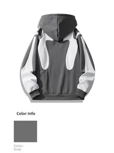 Achteraanzicht van grijze hoodie met witte abstracte print op mouwen en achterkant