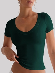Detail of dark green short sleeve T-shirt with U-neckline and fitted comfort silhouette