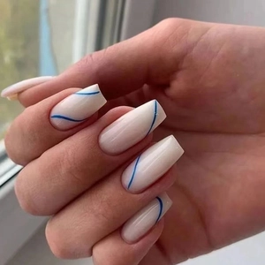Faux Ongles Press On Rayures Bleues Irrégulières Forme Ballerine Cercueil Couverture Complète Pour Femmes
