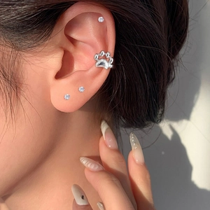 Sweet silver cat paw ear cuff clip with shiny zircon studs for non-pierced ears