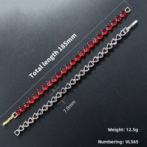 Detailed view of red heart crystal bracelet dimensions with 185mm length and 7mm width