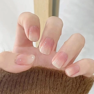 Faux Ongles à Presser Dégradé Rose Naturel Carré Rond Court Brillant Faux Ongles Dégradé Doux pour Femmes Manucure