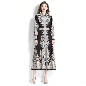 Robe midi vintage à imprimé paisley avec col à revers et manches longues noires