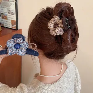 Pince à cheveux fleur en acrylique et tricot vintage pour femmes élégantes
