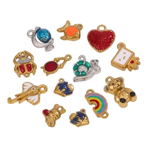 Set mit 13 bunten Vintage 3D Emaille-Anhängern wie Bär und Regenbogen für DIY Schmuck