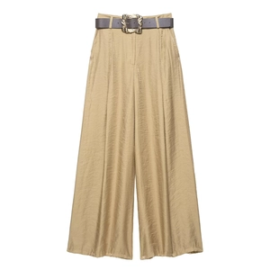 Pantaloni a gamba larga in raso dorato da donna con cintura in pelle marrone scuro