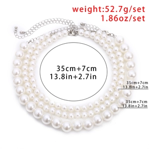 Detailed view of triple-layered pearl necklace with 35cm length plus 7cm extender chain