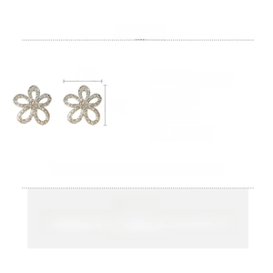 Detailed size chart for rhinestone flower earrings with alloy material specifications
