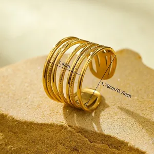 Detailed close-up showing 1.4cm width and 1.78cm inner diameter of the hollow gold ring