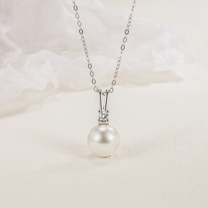Elegant V-shaped S925 sterling silver necklace with a lustrous white pearl and zircon
