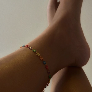 Colorful 18k gold plated floral anklet with vibrant enamel petals for a vintage summer look