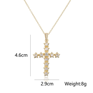 Dimensions détaillées du pendentif croix en étoile doré 18K avec zircons
