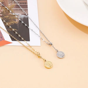 Stainless Steel Coin Pendant Necklace Queen Portrait Medallion Vintage Minimalist Relief Jewelry For Women Gold Tone
