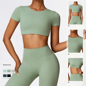Salbeigrünes Kompressions-Yoga-Set mit Kurzarm-Crop-Top und hoch taillierten Leggings