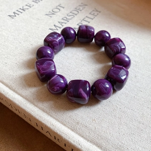 Minimalist purple marble acrylic beaded bracelet with mixed square and round bead design