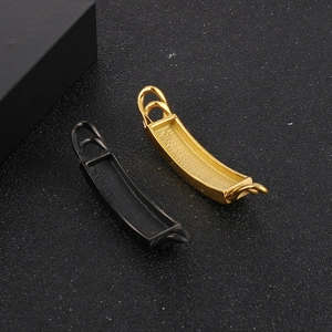 Connettori curvi per gioielli in acciaio inossidabile nelle finiture nero e oro