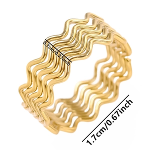 Detailed size specifications of gold-plated wavy stainless steel ring with 0.7cm width