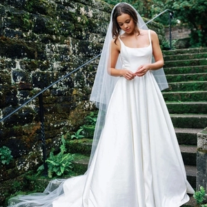 Bridal Wedding Veil Soft Tulle Mesh Minimalist Sheer Elegant Romantic Accessory With Metal Hair Comb